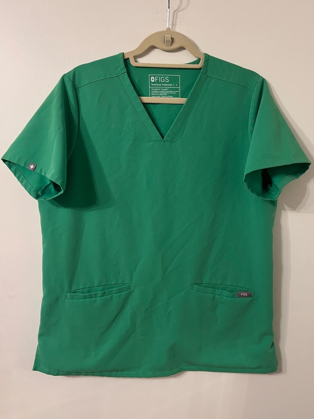 FIGS CASMA SCRUB TOP IN GREEN ✨